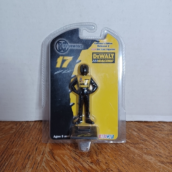 #17 MATT KENSETH DEWALT RACING 3" FIGURE 2003 BY MOTORWORKS NEW 1/24. - Picture 1 of 5